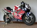 24756d1262970750-couple-rc51-race-replicas-starsstripes.jpg